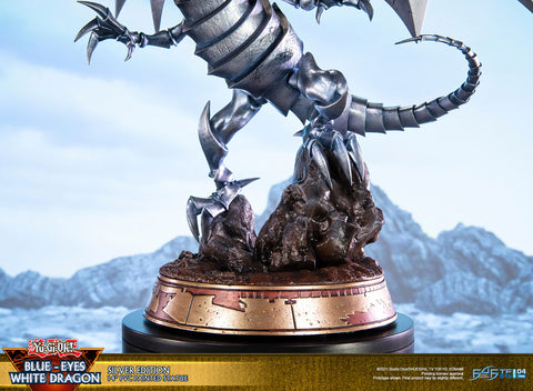 Yu-Gi-Oh! - Blue Eyes White Dragon PVC Statue: Silver Edition