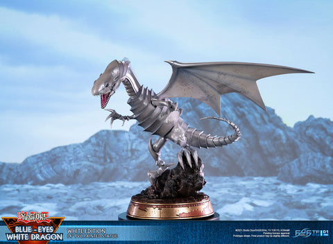 Yu-Gi-Oh! - Blue Eyes White Dragon PVC Statue